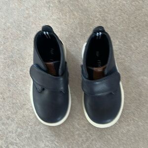 Nautica boys shoes sz5